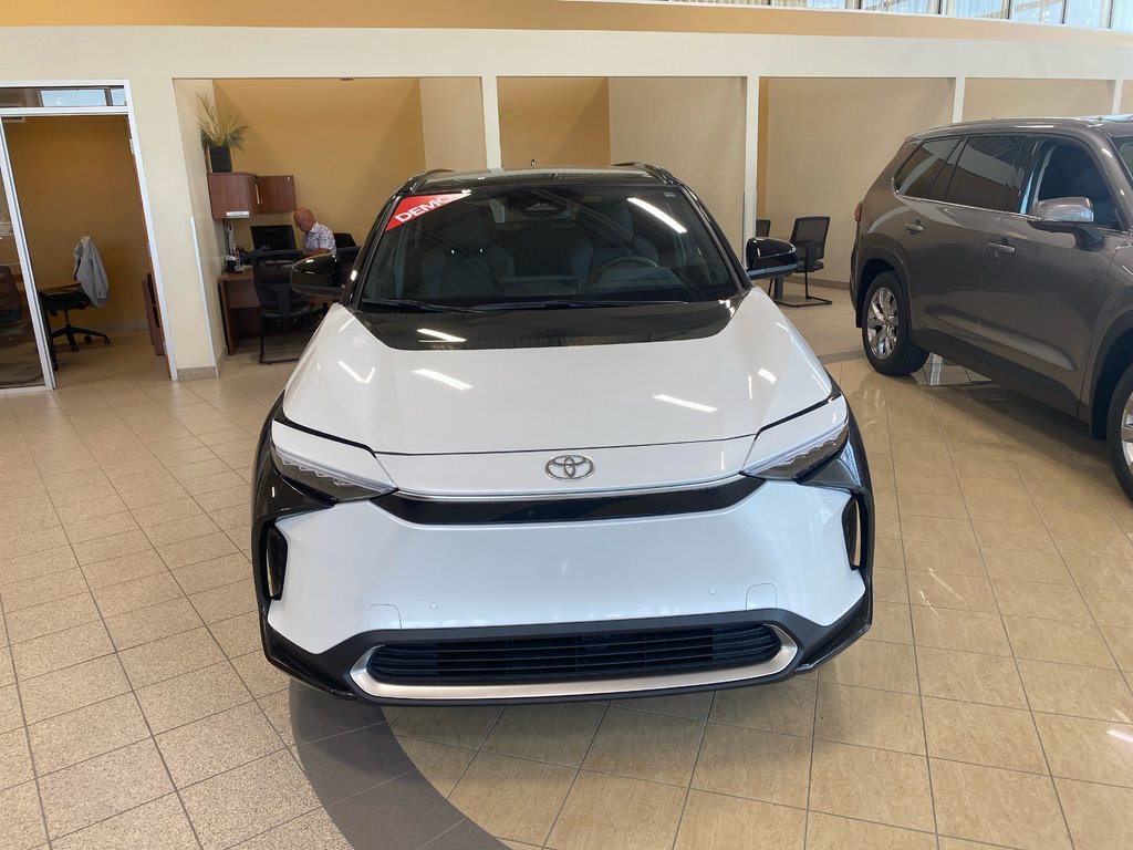 2025 Toyota BZ4X XLE AWD GROUPE TECHNOLOGIE in Cowansville, Quebec - 10 - w1024h768px