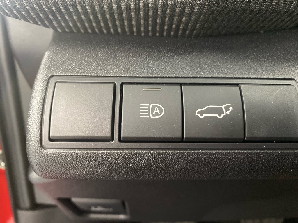 Toyota BZ4X XLE TECH AWD 2025 à Cowansville, Québec - 15 - w1024h768px