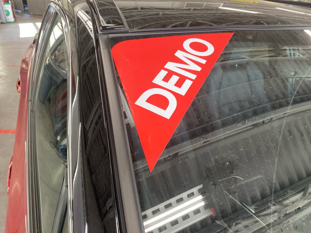 Toyota BZ4X XLE TECH AWD 2025 à Cowansville, Québec - 11 - w1024h768px