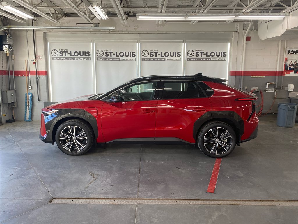 Toyota BZ4X XLE TECH AWD 2025 à Cowansville, Québec - 2 - w1024h768px