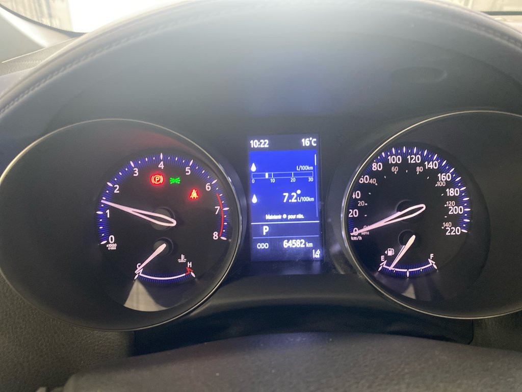 2021 Toyota C-HR XLE Premium in Cowansville, Quebec - 15 - w1024h768px