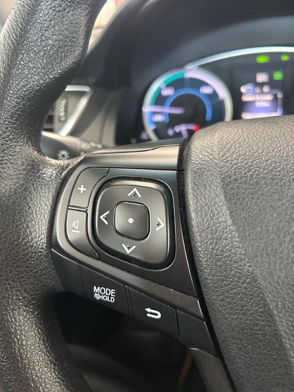 2016 Toyota Camry Hybrid Hybride LE in Cowansville, Quebec - 33 - w1024h768px