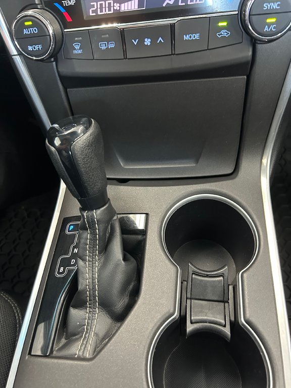 2016 Toyota Camry Hybrid Hybride LE in Cowansville, Quebec - 26 - w1024h768px