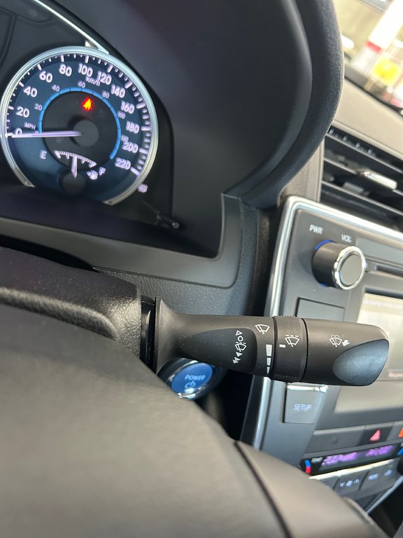 2016 Toyota Camry Hybrid Hybride LE in Cowansville, Quebec - 35 - w1024h768px