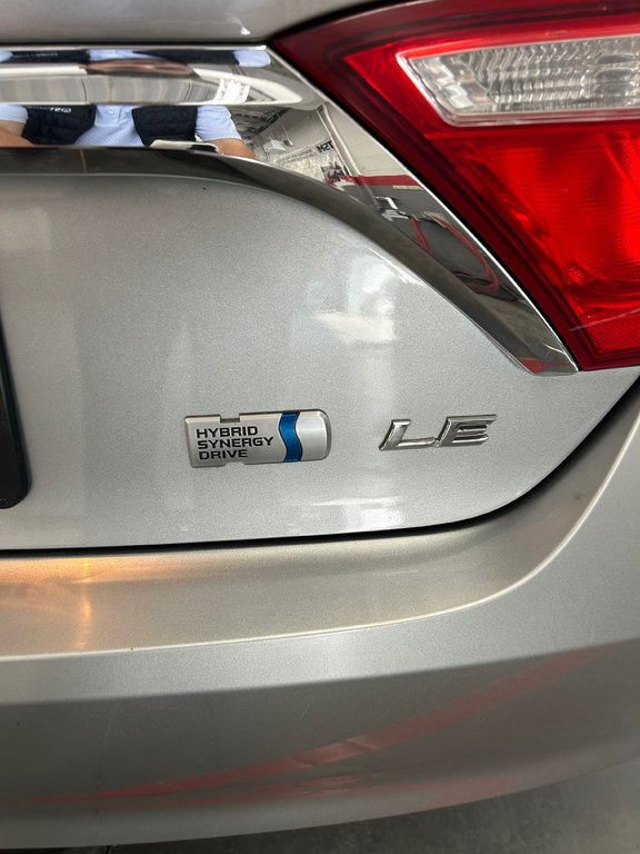 2016 Toyota Camry Hybrid Hybride LE in Cowansville, Quebec - 8 - w1024h768px