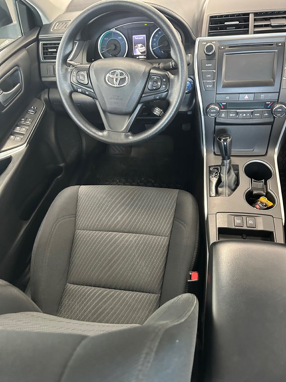 2016 Toyota Camry Hybrid Hybride LE in Cowansville, Quebec - 16 - w1024h768px