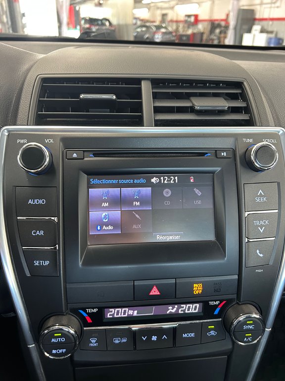 2016 Toyota Camry Hybrid Hybride LE in Cowansville, Quebec - 22 - w1024h768px