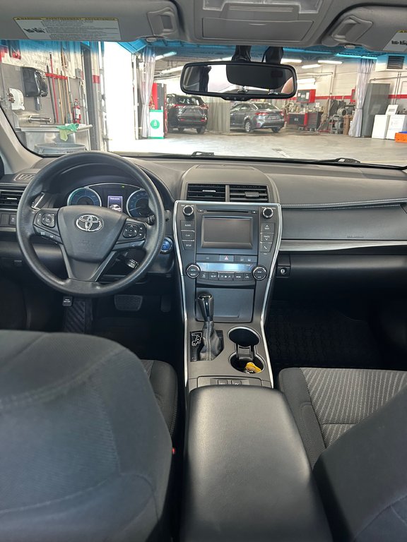 2016 Toyota Camry Hybrid Hybride LE in Cowansville, Quebec - 14 - w1024h768px