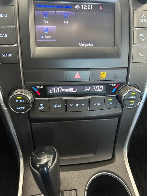 2016 Toyota Camry Hybrid Hybride LE in Cowansville, Quebec - 24 - w1024h768px