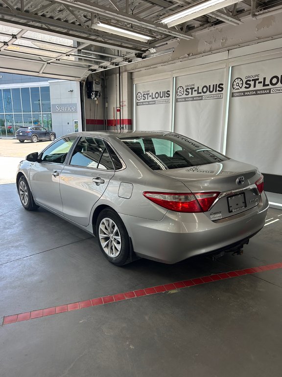 2016 Toyota Camry Hybrid Hybride LE in Cowansville, Quebec - 6 - w1024h768px