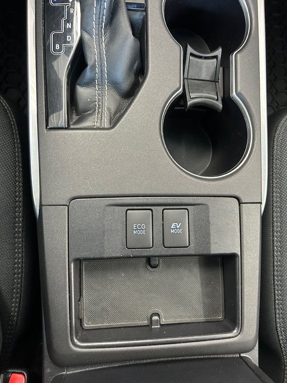 2016 Toyota Camry Hybrid Hybride LE in Cowansville, Quebec - 28 - w1024h768px