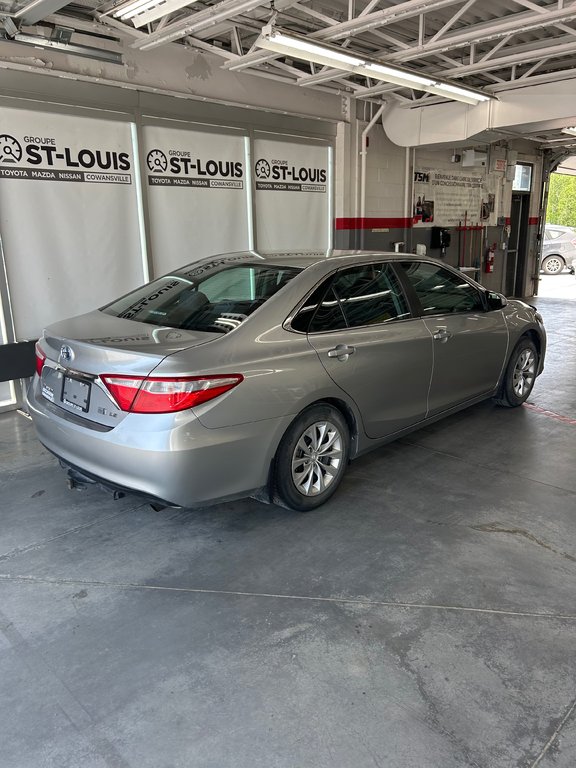 2016 Toyota Camry Hybrid Hybride LE in Cowansville, Quebec - 11 - w1024h768px