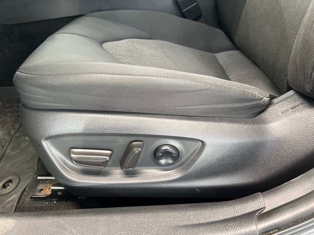 Toyota Camry Hybrid  2018 à Cowansville, Québec - 21 - w1024h768px