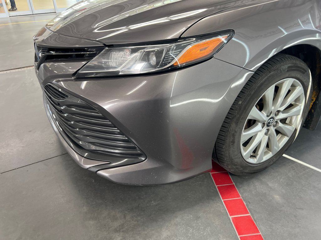 Toyota Camry Hybrid  2018 à Cowansville, Québec - 18 - w1024h768px