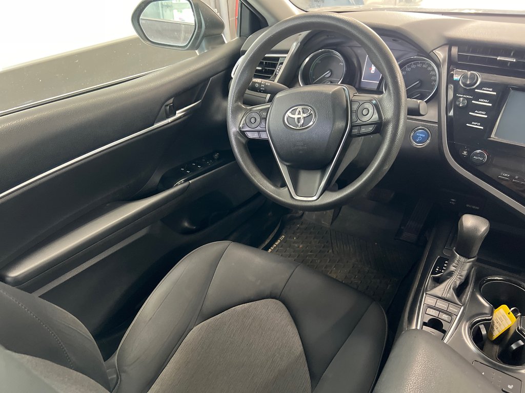 Toyota Camry Hybrid  2018 à Cowansville, Québec - 27 - w1024h768px