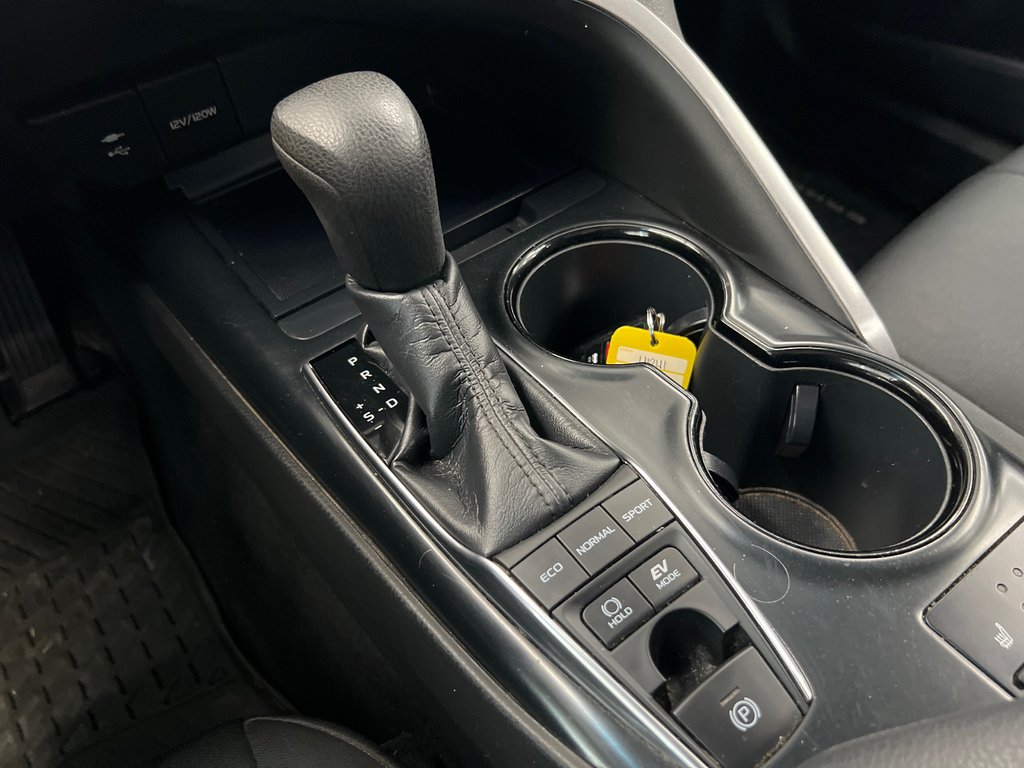 Toyota Camry Hybrid  2018 à Cowansville, Québec - 30 - w1024h768px