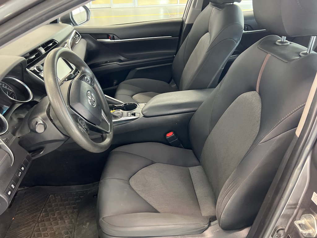 Toyota Camry Hybrid  2018 à Cowansville, Québec - 22 - w1024h768px