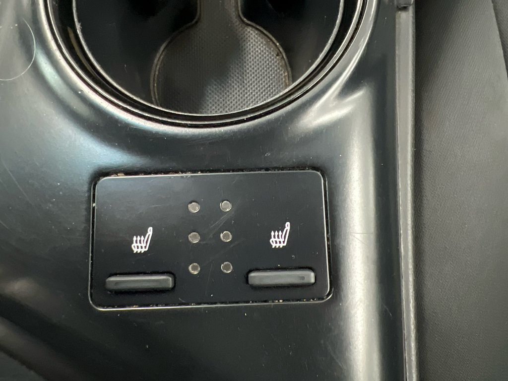 Toyota Camry Hybrid  2018 à Cowansville, Québec - 29 - w1024h768px