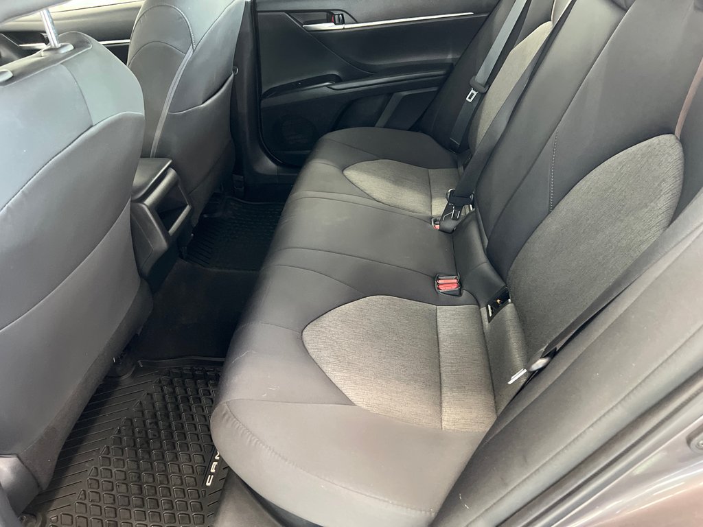 Toyota Camry Hybrid  2018 à Cowansville, Québec - 23 - w1024h768px