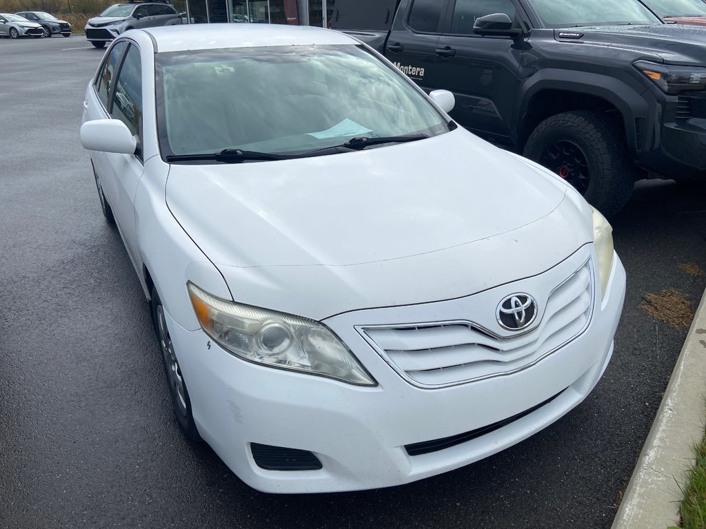 Toyota Camry LE 2011 à Cowansville, Québec - 2 - w1024h768px