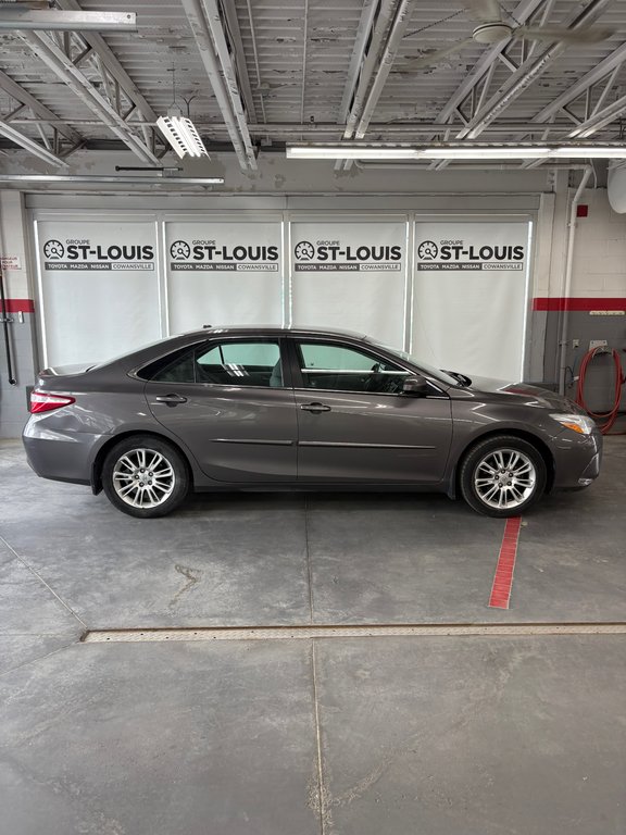 Toyota Camry LE 2015 à Cowansville, Québec - 14 - w1024h768px