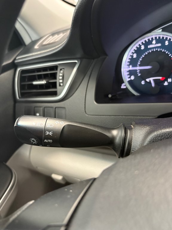Toyota Camry LE 2015 à Cowansville, Québec - 35 - w1024h768px