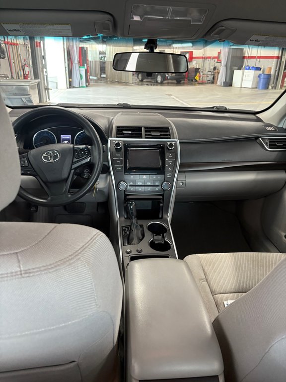 Toyota Camry LE 2015 à Cowansville, Québec - 16 - w1024h768px