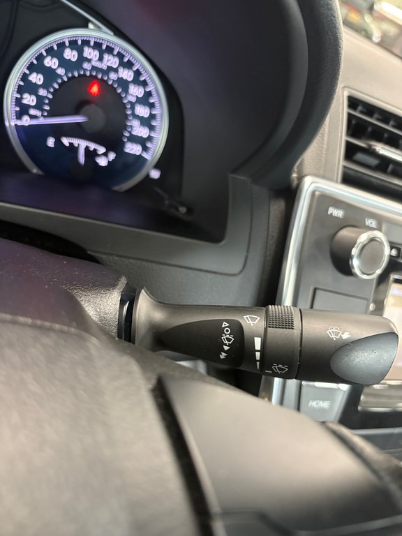 Toyota Camry LE 2015 à Cowansville, Québec - 36 - w1024h768px