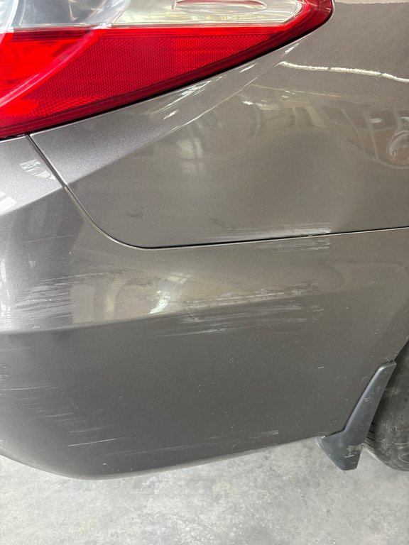 Toyota Camry LE 2015 à Cowansville, Québec - 13 - w1024h768px