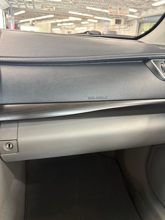 Toyota Camry LE 2015 à Cowansville, Québec - 22 - w1024h768px