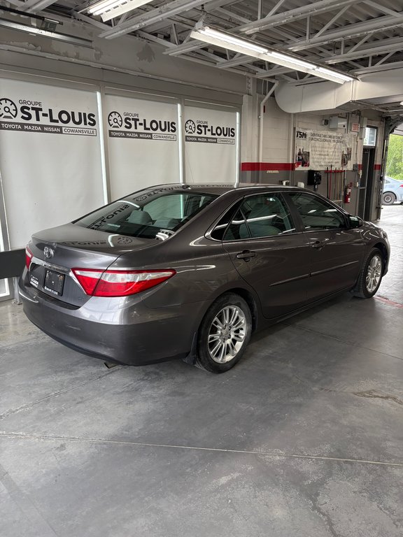 Toyota Camry LE 2015 à Cowansville, Québec - 11 - w1024h768px
