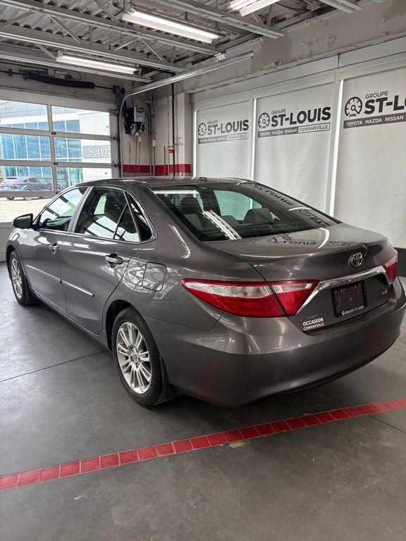 Toyota Camry LE 2015 à Cowansville, Québec - 8 - w1024h768px
