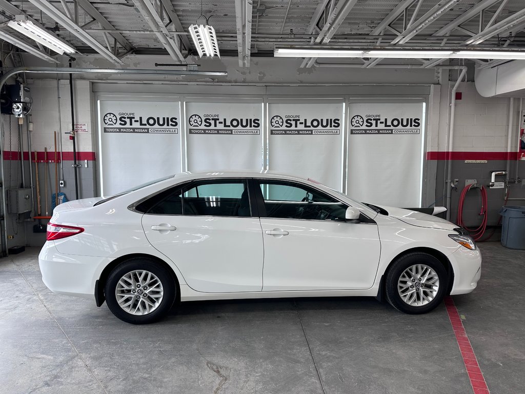 2016 Toyota Camry LE - Caméra de Recul - Sièges Chauffants - Mags in Cowansville, Quebec - 6 - w1024h768px