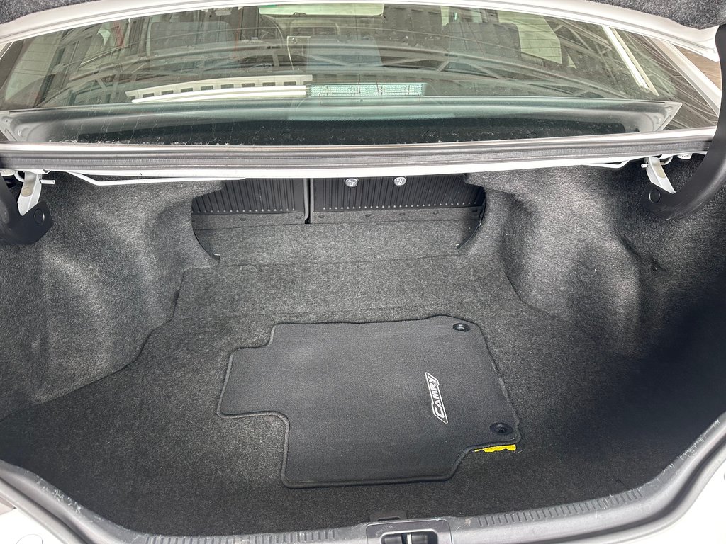 2016 Toyota Camry LE - Caméra de Recul - Sièges Chauffants - Mags in Cowansville, Quebec - 9 - w1024h768px