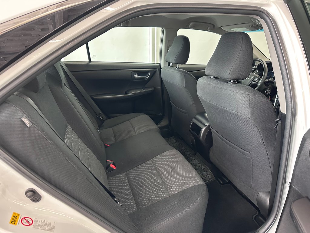 2016 Toyota Camry LE - Caméra de Recul - Sièges Chauffants - Mags in Cowansville, Quebec - 12 - w1024h768px