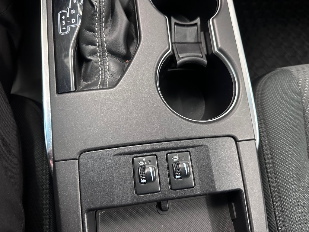 2016 Toyota Camry LE - Caméra de Recul - Sièges Chauffants - Mags in Cowansville, Quebec - 18 - w1024h768px