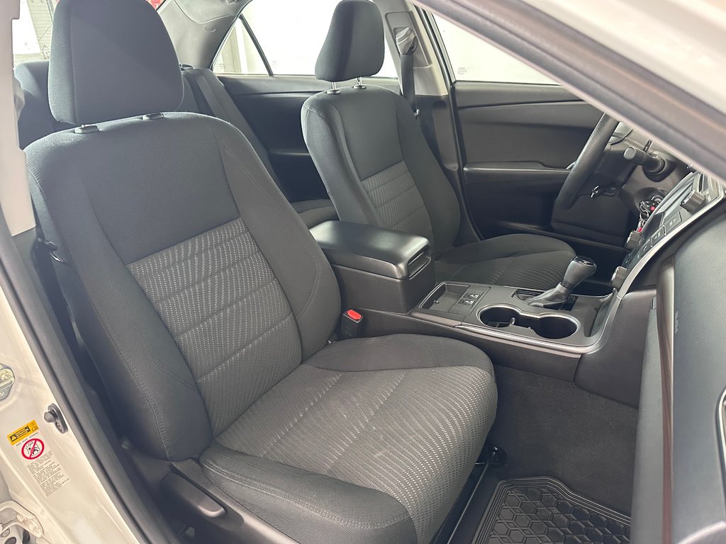 2016 Toyota Camry LE - Caméra de Recul - Sièges Chauffants - Mags in Cowansville, Quebec - 14 - w1024h768px