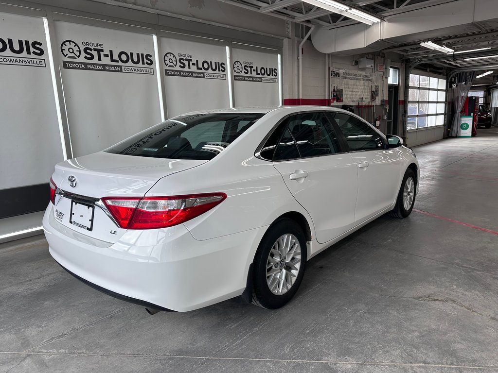 2016 Toyota Camry LE - Caméra de Recul - Sièges Chauffants - Mags in Cowansville, Quebec - 5 - w1024h768px