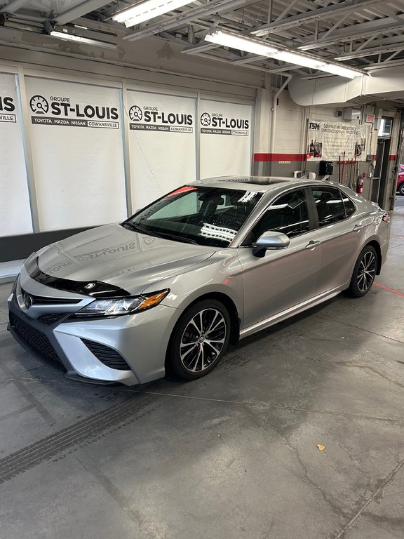 Camry SE Amélioré 2018 à Cowansville, Québec - 1 - w1024h768px