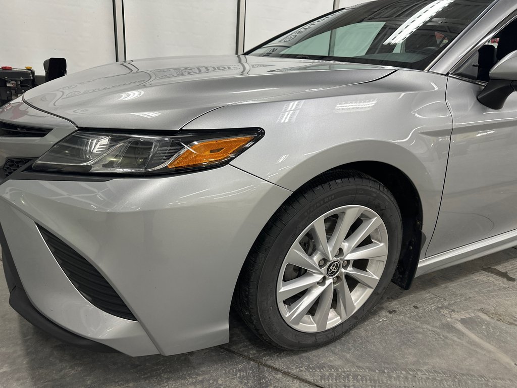 Toyota Camry SE 2018 à Cowansville, Québec - 14 - w1024h768px