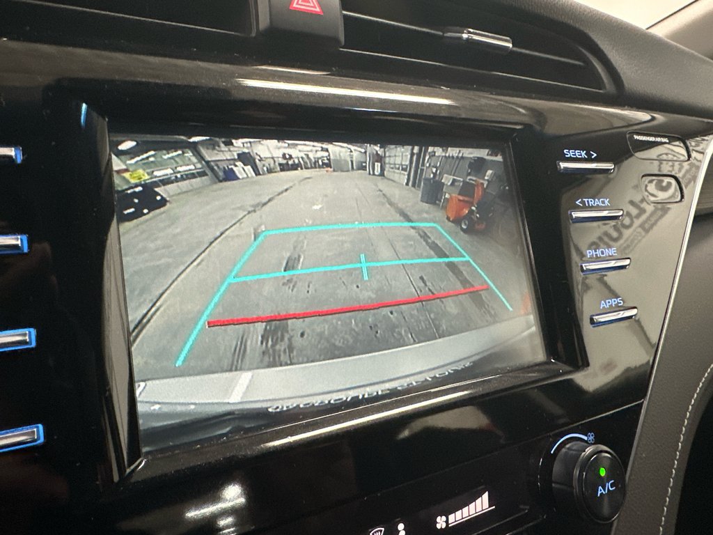 Toyota Camry SE 2018 à Cowansville, Québec - 37 - w1024h768px