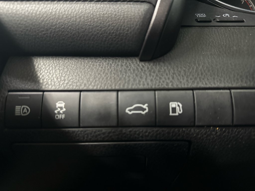 Toyota Camry SE 2018 à Cowansville, Québec - 27 - w1024h768px