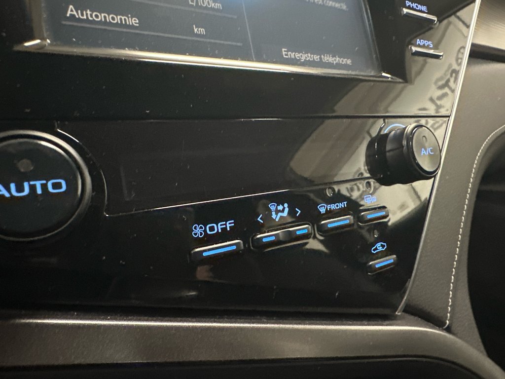 Toyota Camry SE 2018 à Cowansville, Québec - 34 - w1024h768px