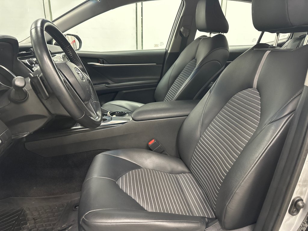 Toyota Camry SE 2018 à Cowansville, Québec - 22 - w1024h768px