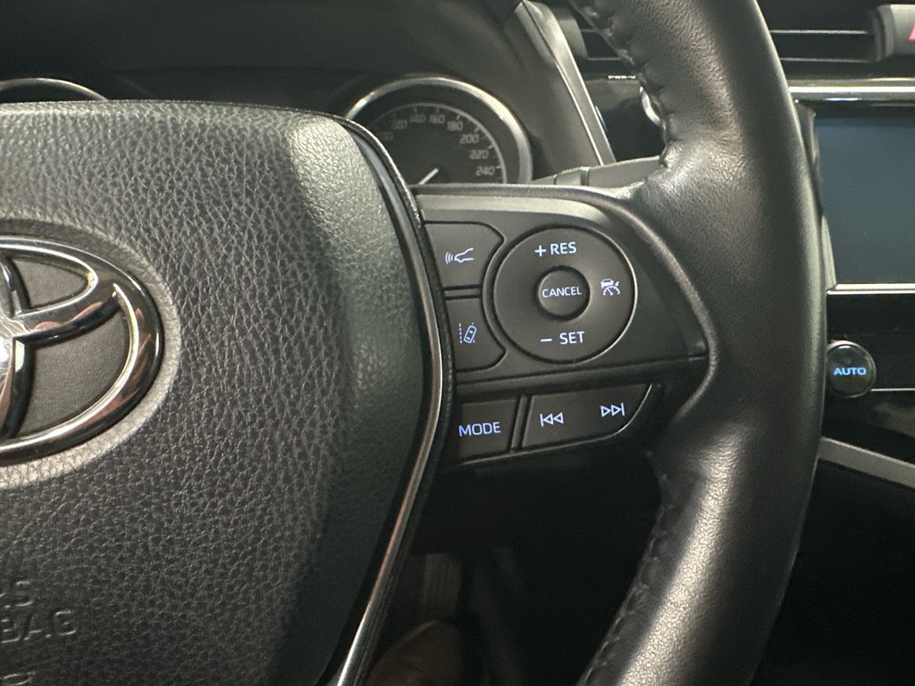 Toyota Camry SE 2018 à Cowansville, Québec - 30 - w1024h768px