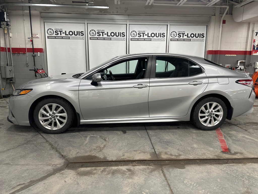 Toyota Camry SE 2018 à Cowansville, Québec - 12 - w1024h768px