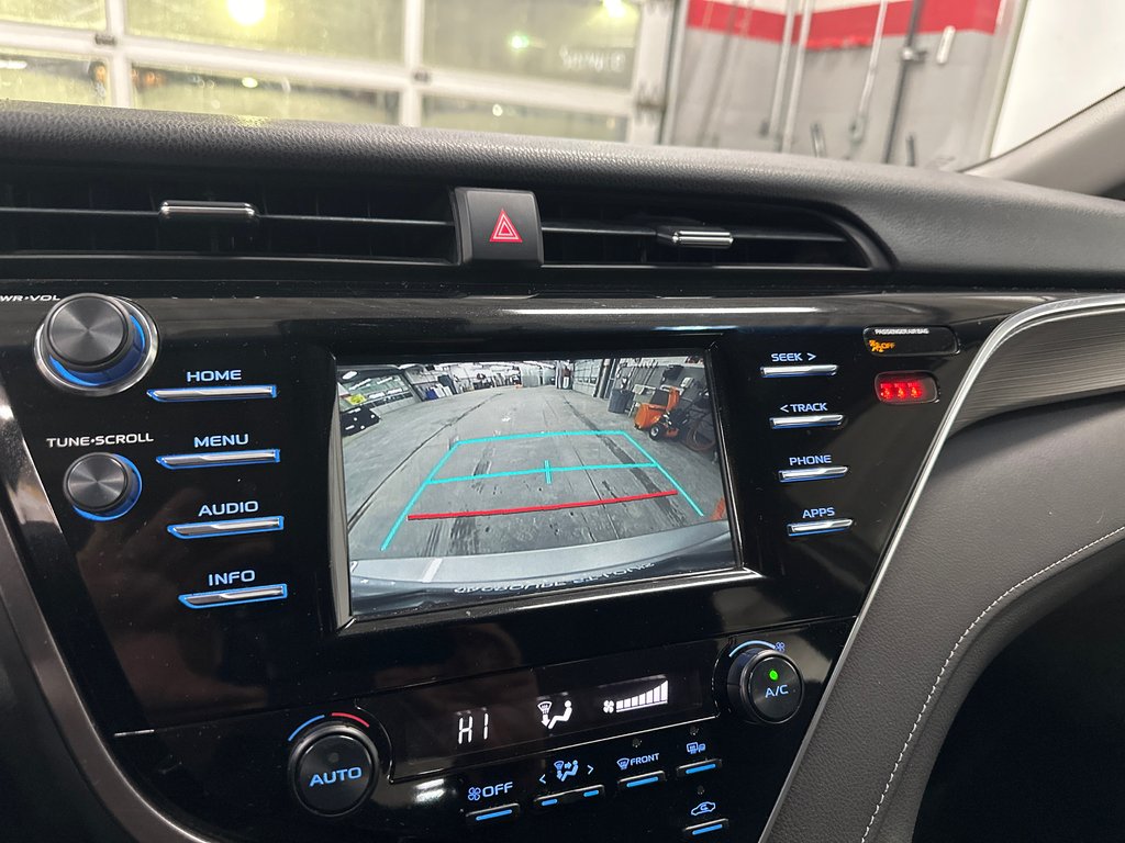 Toyota Camry SE 2018 à Cowansville, Québec - 33 - w1024h768px