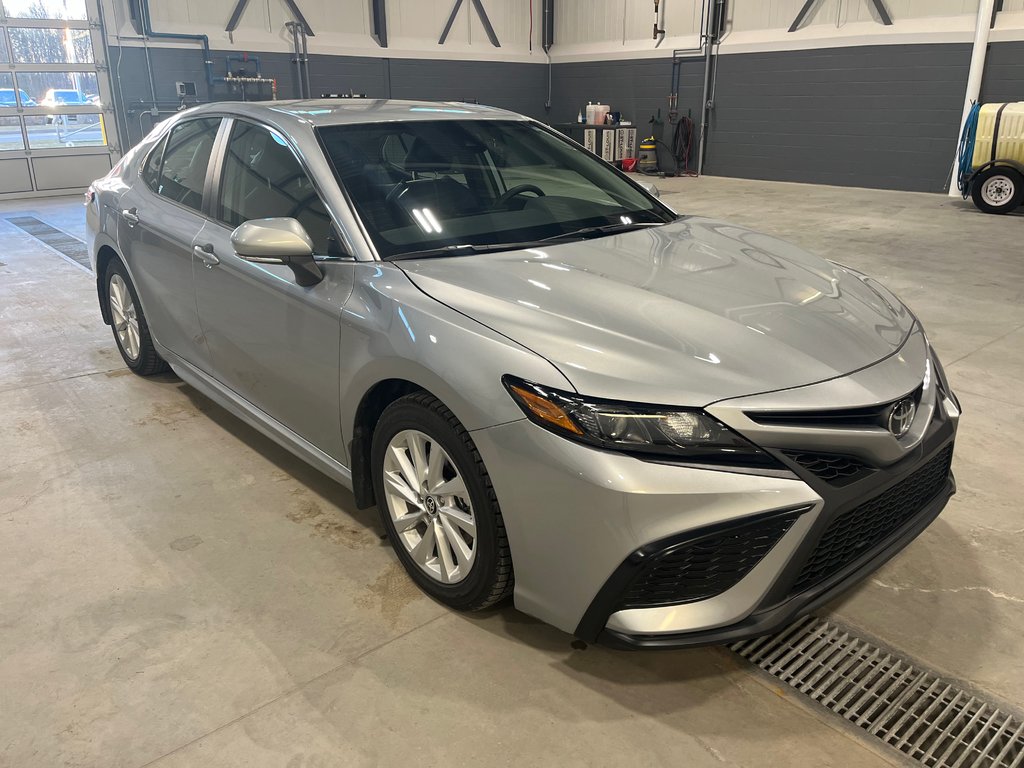 2023  Camry SE awd in Cowansville, Quebec - 7 - w1024h768px