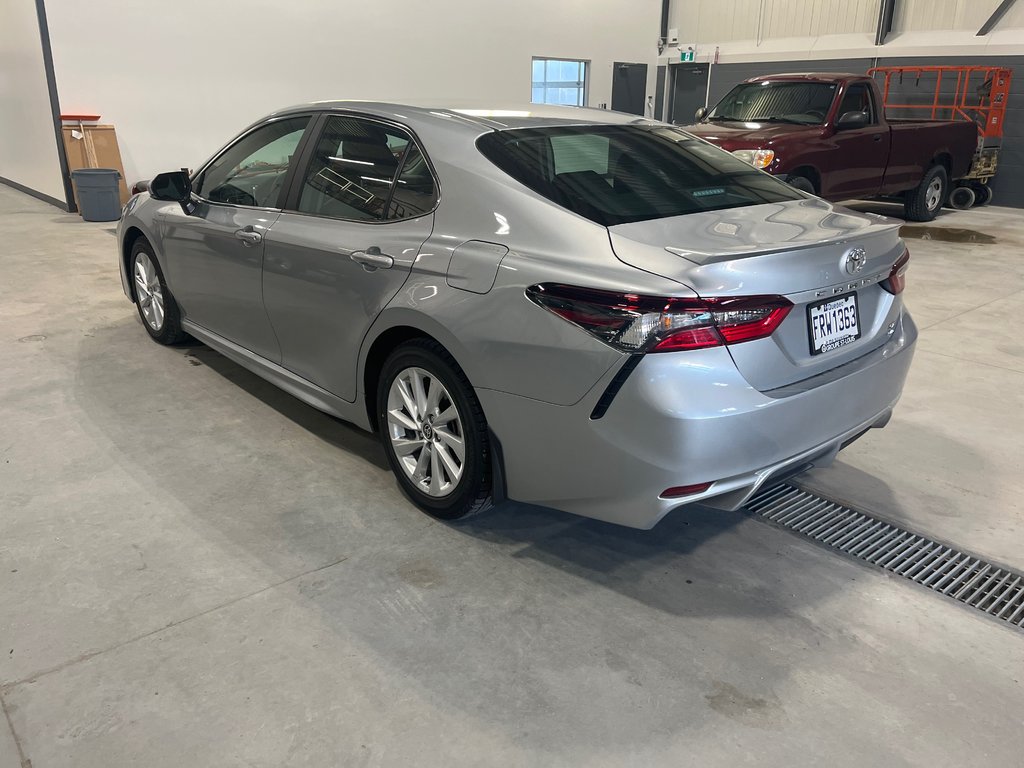 2023  Camry SE awd in Cowansville, Quebec - 4 - w1024h768px