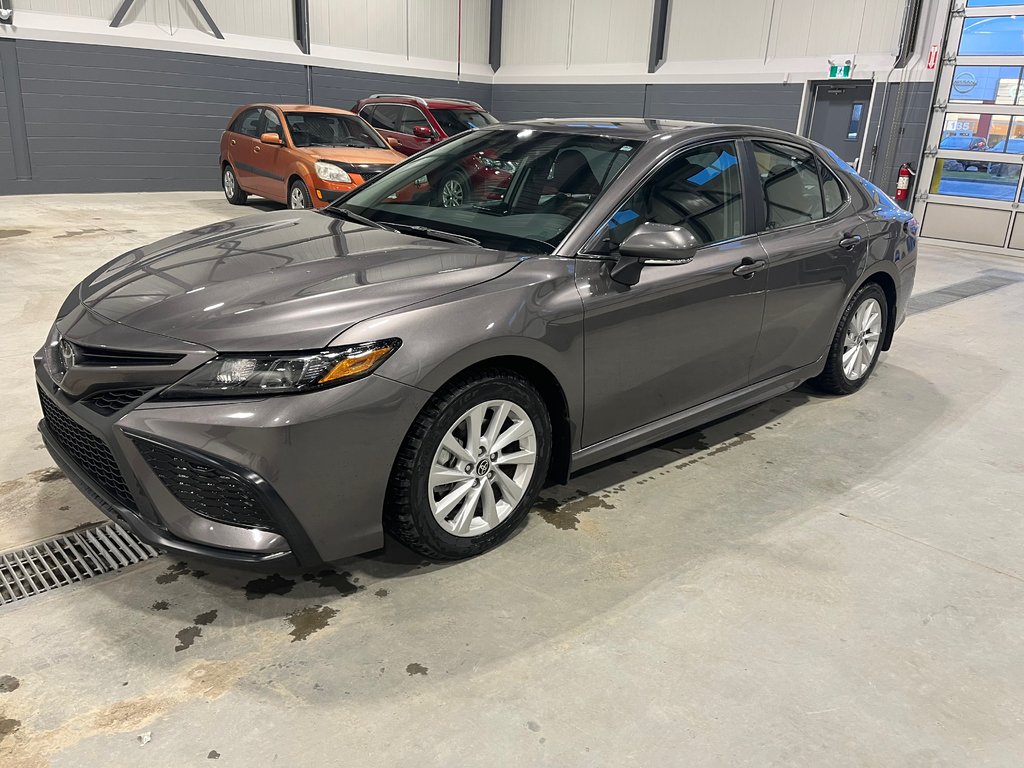 2023  Camry SE AWD in Cowansville, Quebec - 1 - w1024h768px